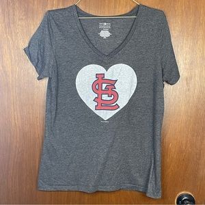Genuine Merchandise by 5th & Ocean St. Louis Cardinals Casual Tee Size Medium